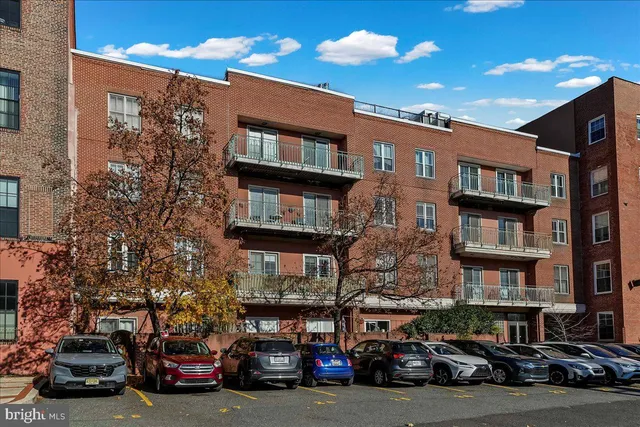 $271,000 | 102 Church Street, Unit 402, Philadelphia, PA 19106