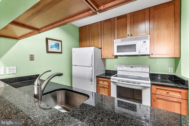 $271,000 | 102 Church Street, Unit 402, Philadelphia, PA 19106