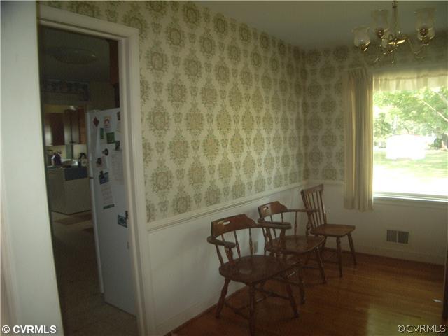 8501 Sutherland Road North Chesterfield, VA 23236 - Photo 3 of 12 Dining Room - Hardwood Floors! Chair Rail!