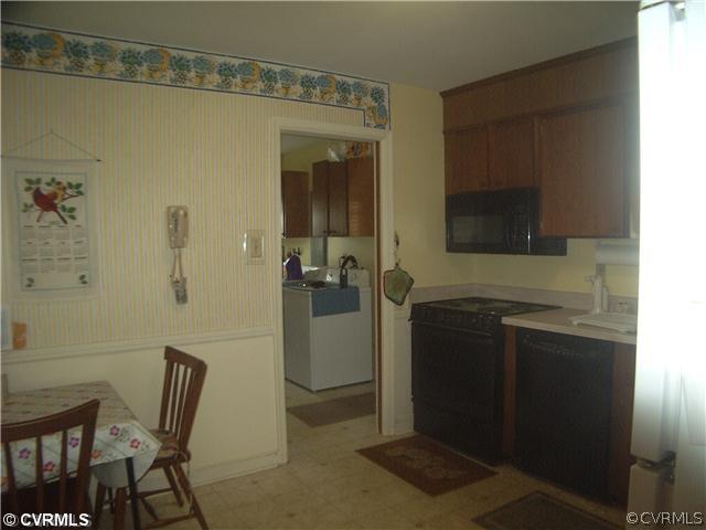 8501 Sutherland Road North Chesterfield, VA 23236 - Photo 4 of 12 Kitchen - Vinyl Floor! New Range, Dishwasher and M