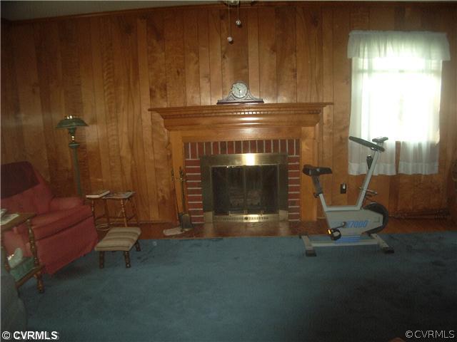 8501 Sutherland Road North Chesterfield, VA 23236 - Photo 5 of 12 Den/Family/Great Room - FAMILY ROOM! Hardwood Flo