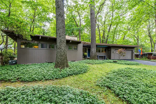$374,900 | 15 Woodland Circle, Irondequoit, NY 14622