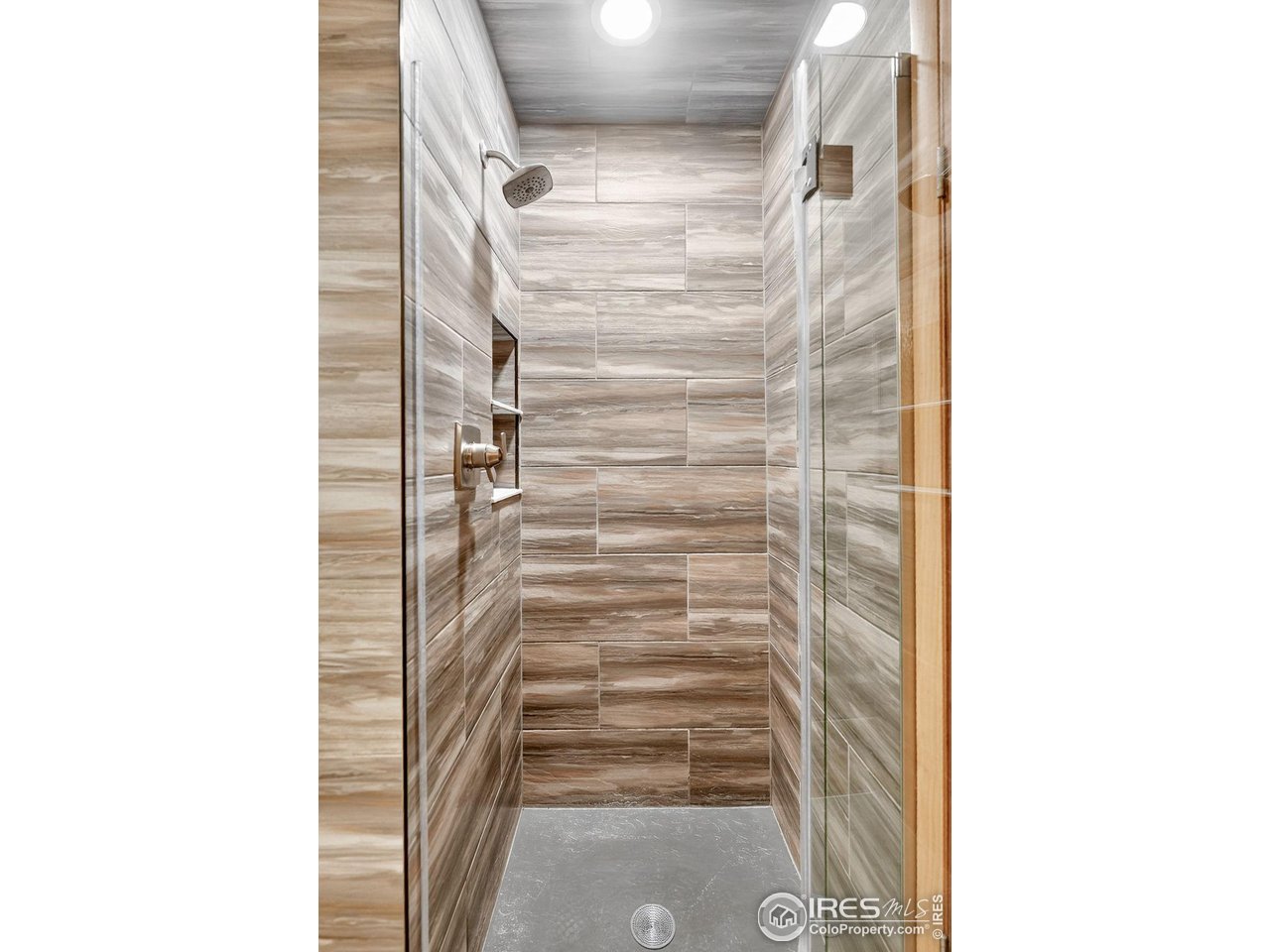 1707 Ridge Road Nederland, CO 80466 - Photo 25 of 50 Main Level Bath shower detail