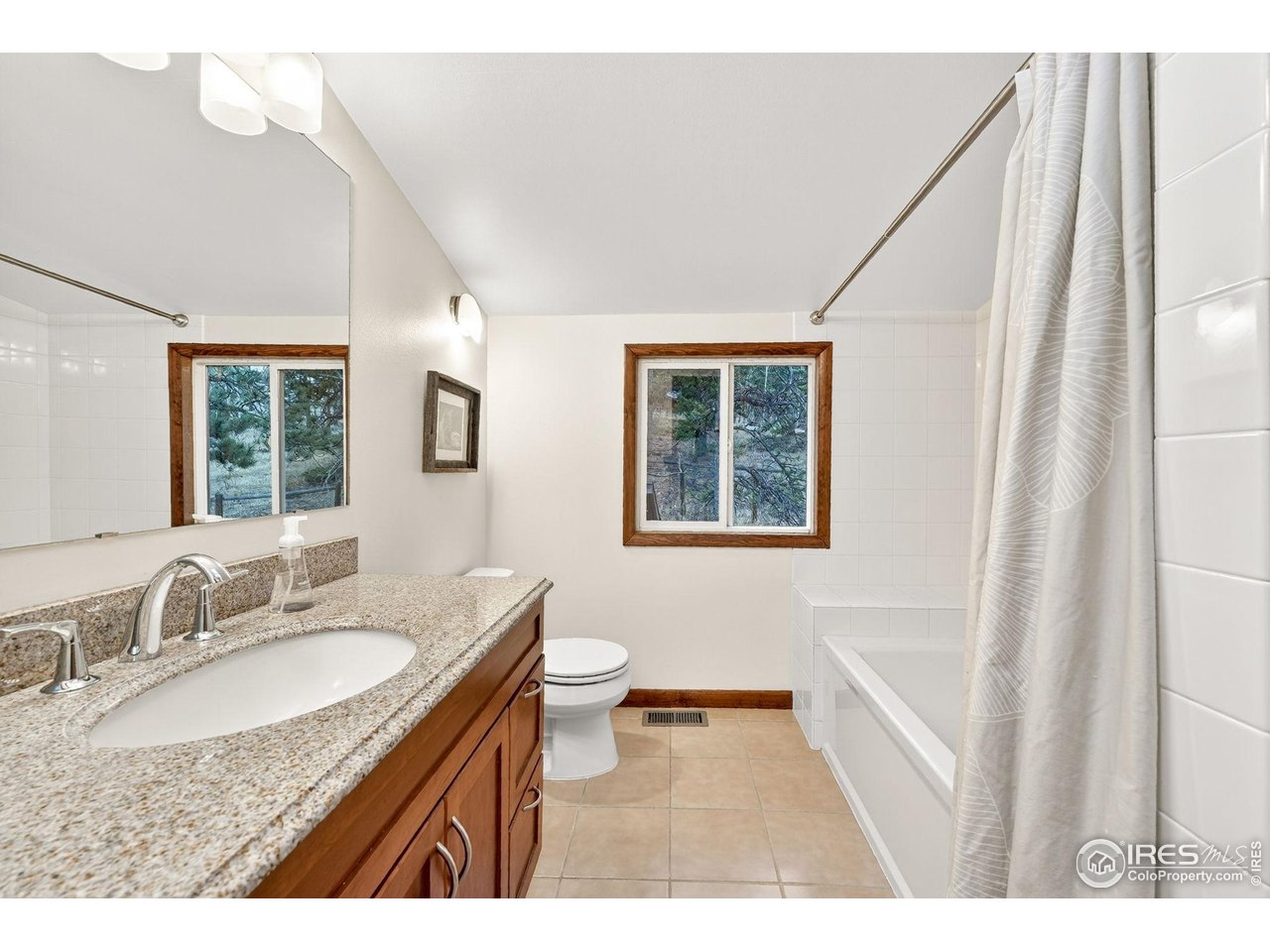 1707 Ridge Road Nederland, CO 80466 - Photo 32 of 50 Upstairs Full Bathroom