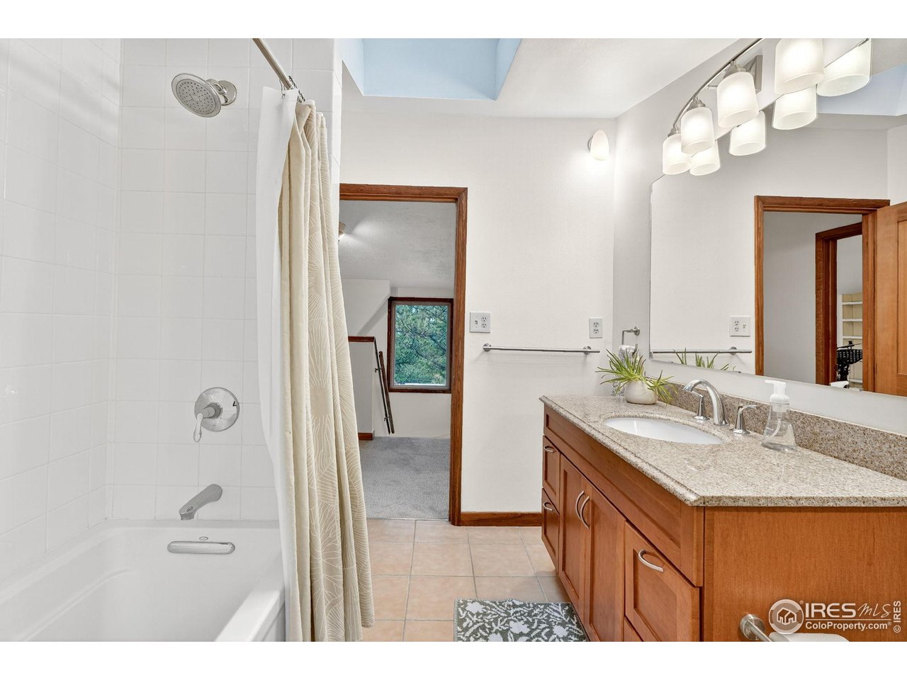 1707 Ridge Road Nederland, CO 80466 - Photo 33 of 50 Upstairs Full Bath features Skylight