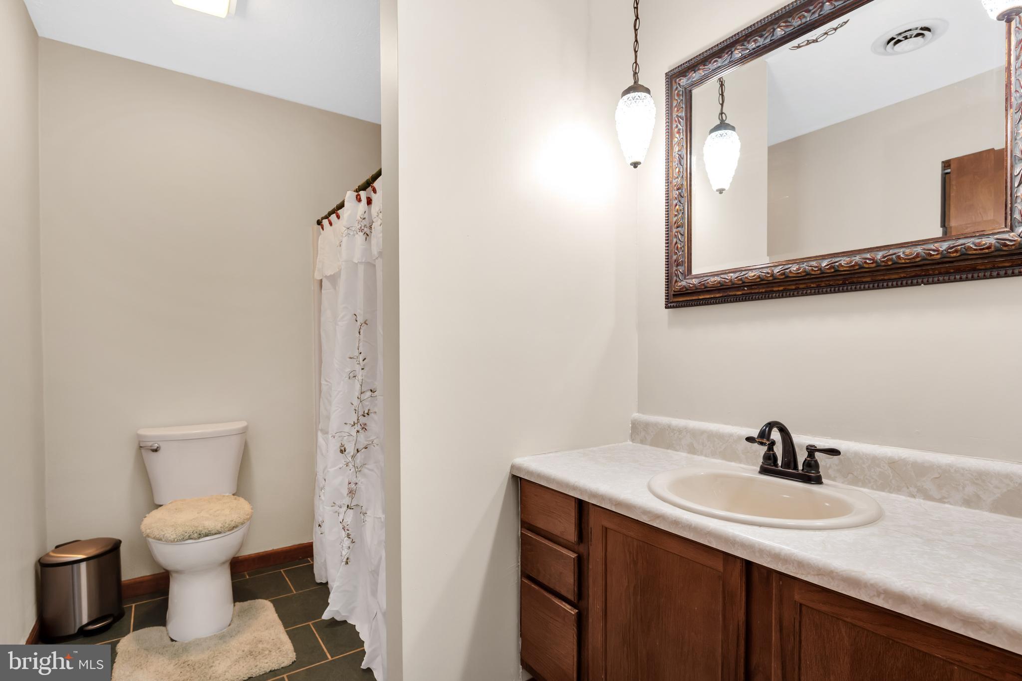 854 Stoney Bottom Road Front Royal, VA 22630 - Photo 25 of 38 Full Bathroom, 2nd level