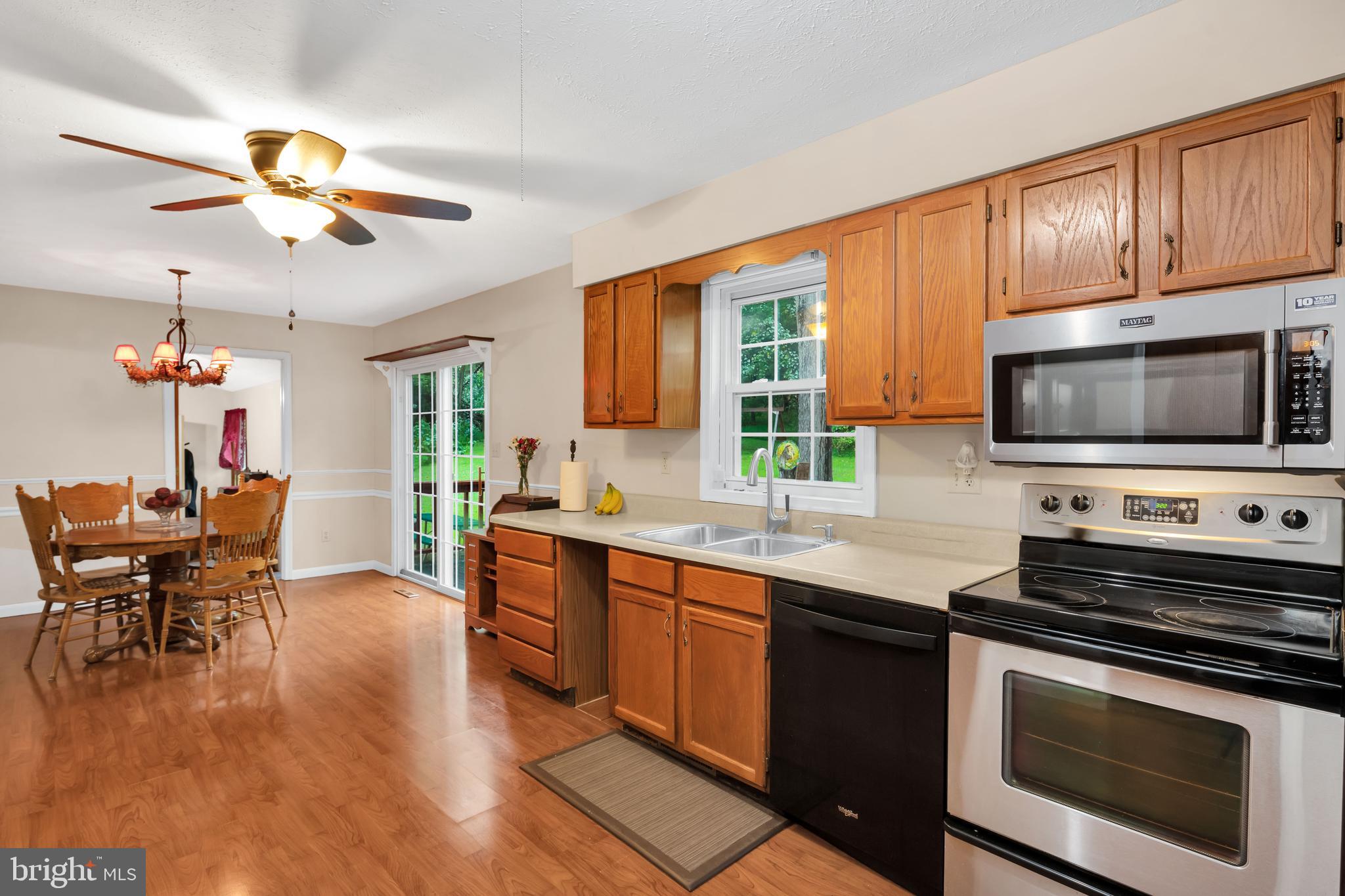 854 Stoney Bottom Road Front Royal, VA 22630 - Photo 8 of 38 Eat in kitchen