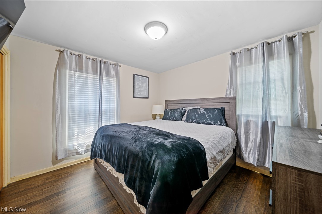 4895 Farnhurst Road Cleveland, OH 44124 - Photo 22 of 35