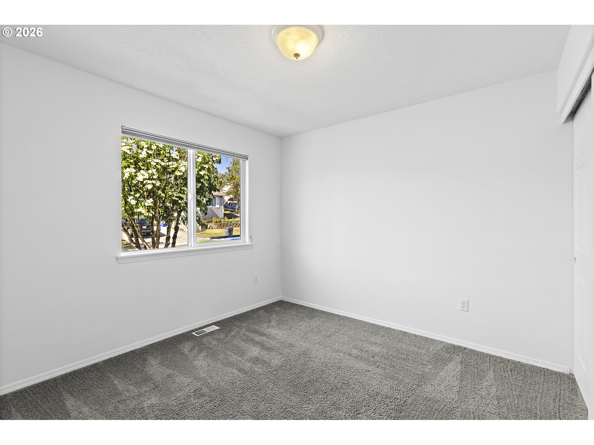 38984 Jerger Street Sandy, OR 97055 - Photo 5 of 25 Bedroom