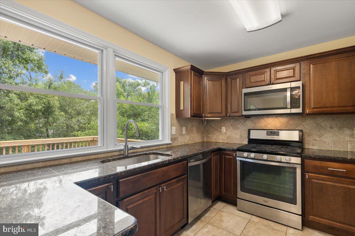 5627 Ottawa Road Centreville, VA 20120 - Photo 13 of 40