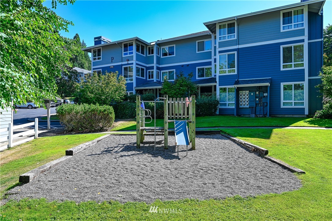 3906 243rd Place Southeast, Unit P302 Bothell, WA 98021 - Photo 17 of 20 Gallery Image 17