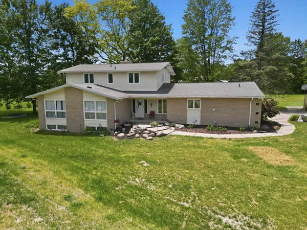 $439,900 | 6089 North Seymour Road, Flushing, MI 48433