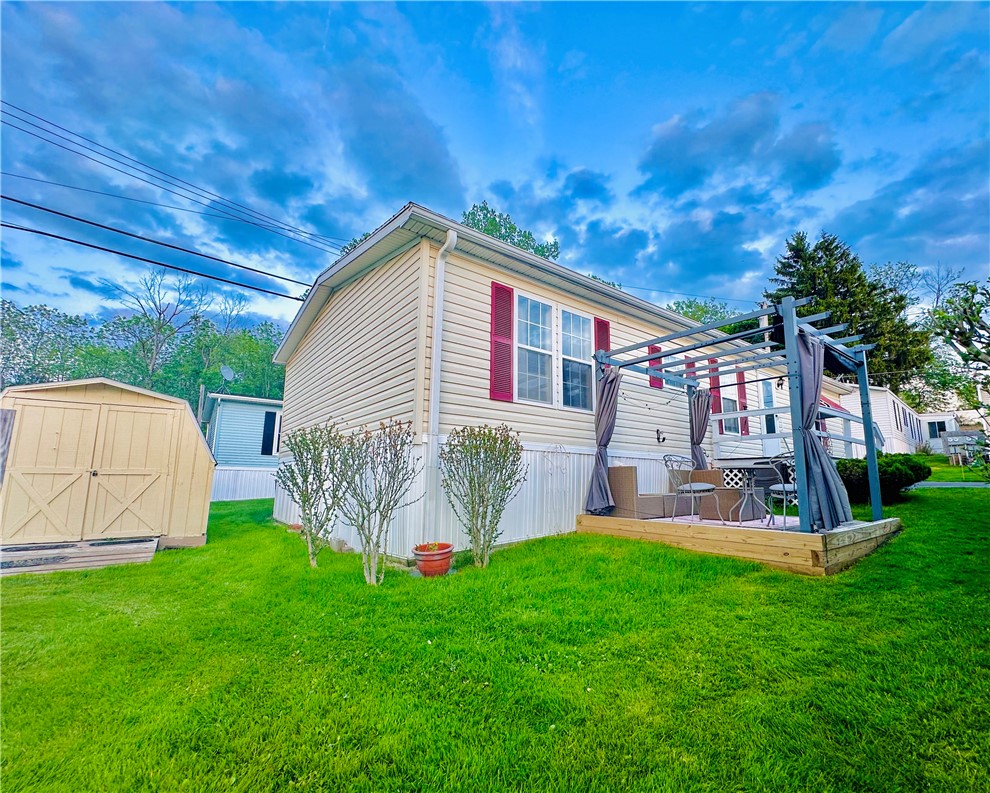 898 Ridge Road Webster, NY 14580 - Photo 4 of 33