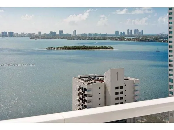 $6,400 | 600 Northeast 27th Street, Unit 2001, Miami, FL 33137