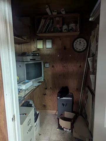 a bathroom with a toilet