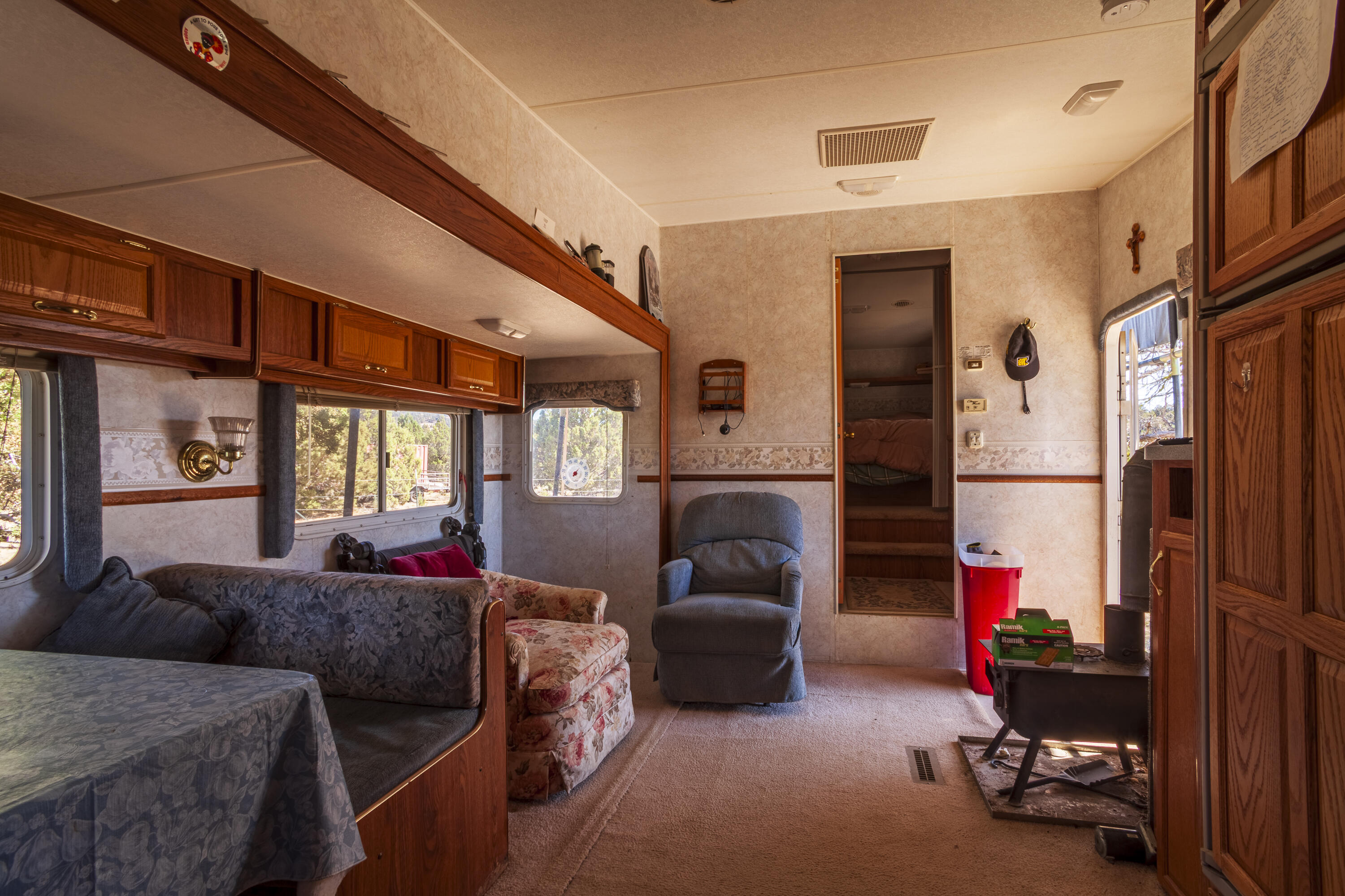0 Rd 25 Aka Golden View Ranch Rd Bend, Unit LOT 30 Bend, OR 97701 - Photo 33 of 34 5th wheel interior.