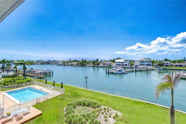 $480,000 | 340 Pinellas Bayway South, Unit 304, St. Petersburg, FL 33715