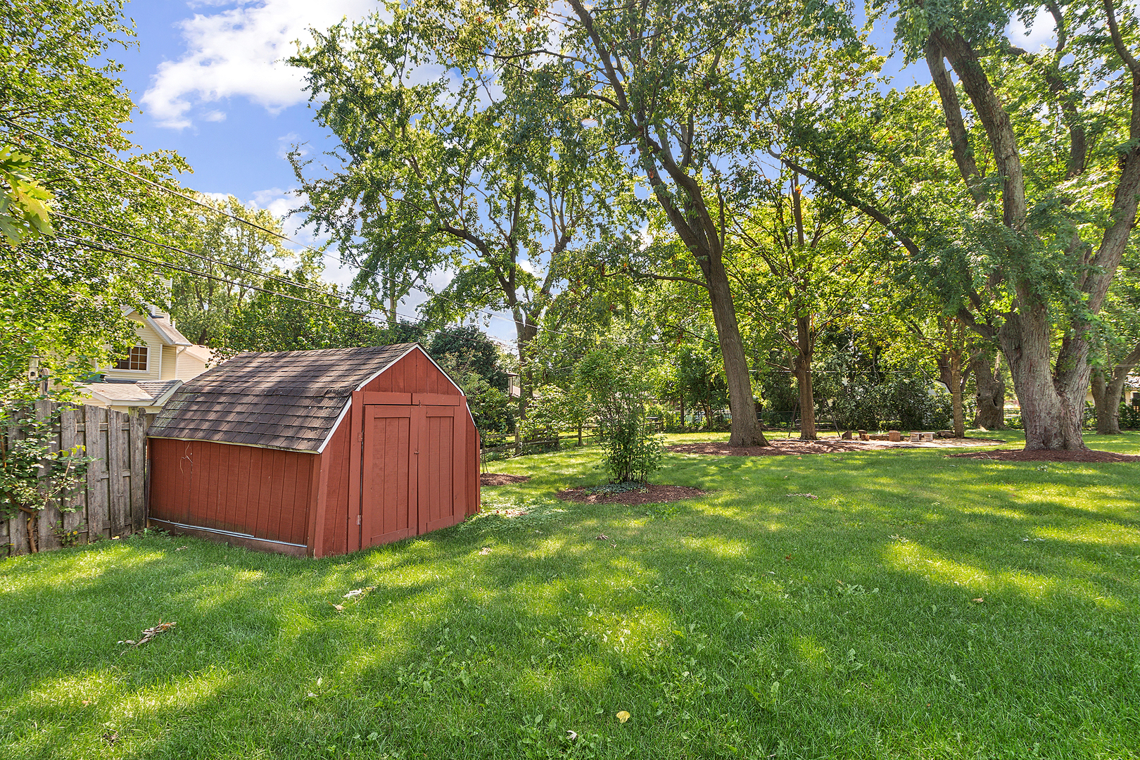 509 Hawthorne Road Frankfort, IL 60423 - Photo 28 of 36 a view of backyard with green space