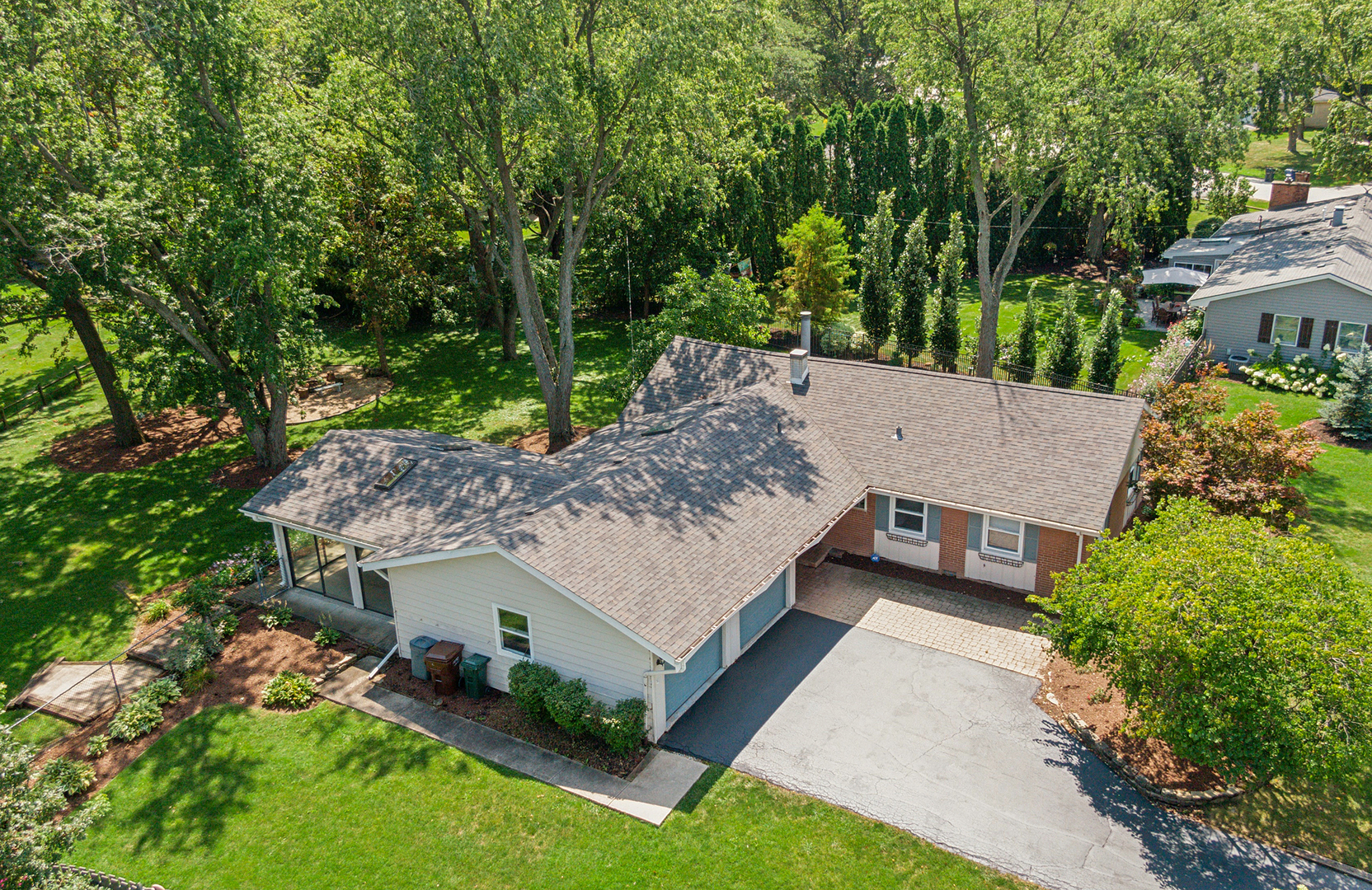 509 Hawthorne Road Frankfort, IL 60423 - Photo 31 of 36 an aerial view of a house with a yard
