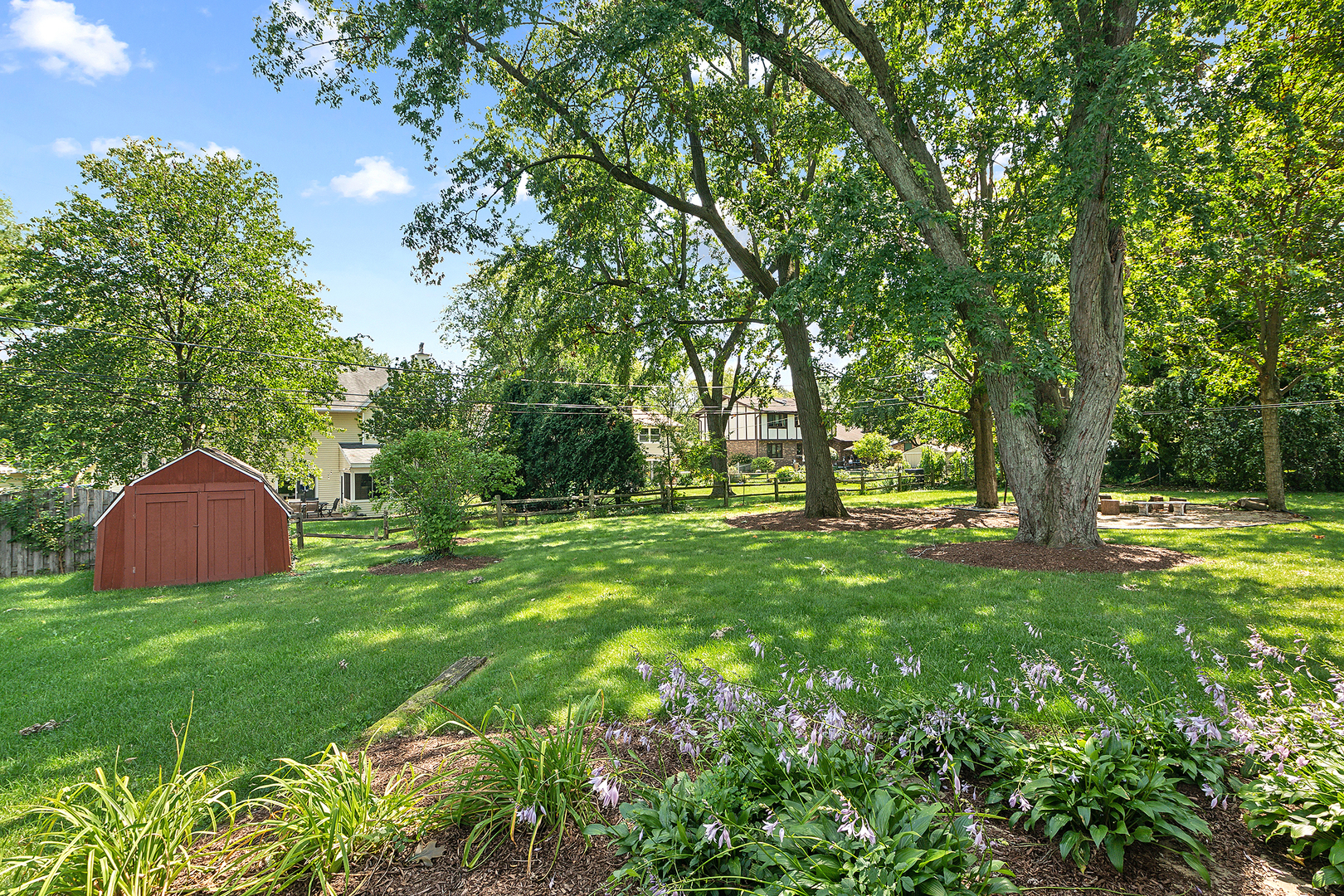 509 Hawthorne Road Frankfort, IL 60423 - Photo 6 of 36 a view of a garden