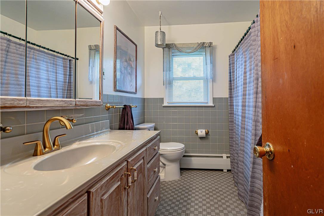 1584 Stoke Park Road Bethlehem, PA 18017 - Photo 18 of 36 Gallery Image 18
