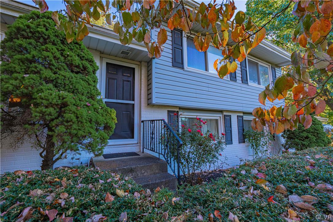 1584 Stoke Park Road Bethlehem, PA 18017 - Photo 2 of 36 Gallery Image 2