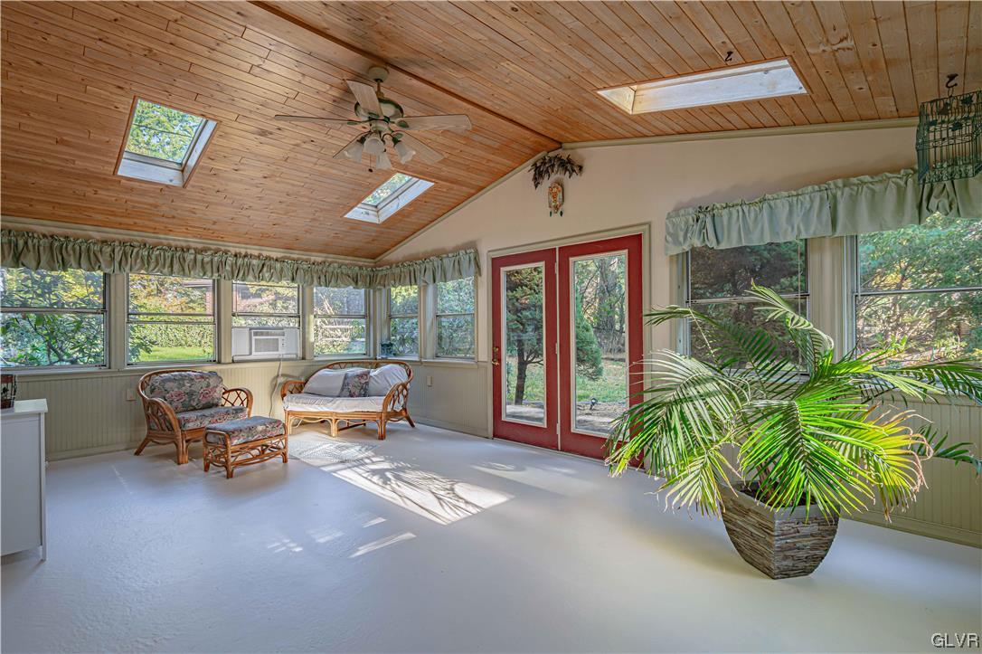 1584 Stoke Park Road Bethlehem, PA 18017 - Photo 4 of 36 Gallery Image 4