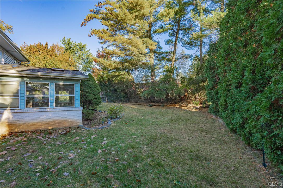 1584 Stoke Park Road Bethlehem, PA 18017 - Photo 6 of 36 Gallery Image 6
