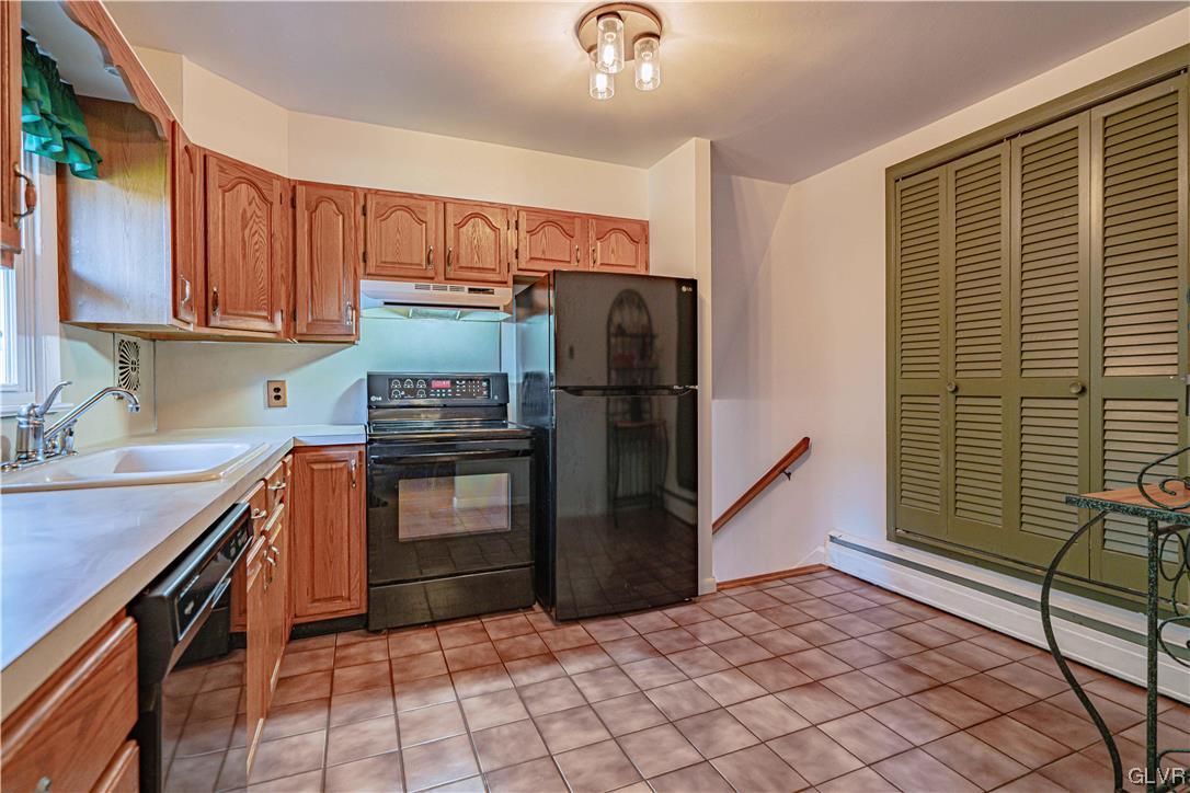 1584 Stoke Park Road Bethlehem, PA 18017 - Photo 10 of 36 Gallery Image 10