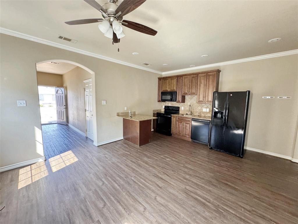 811 South Wilson Street Kaufman, TX 75142 - Photo 3 of 22