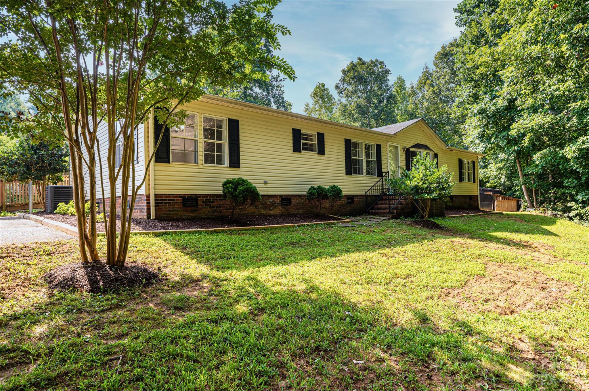 7268 Pyramid Road Hickory, NC 28602 - Photo 4 of 44 Gallery Image 4