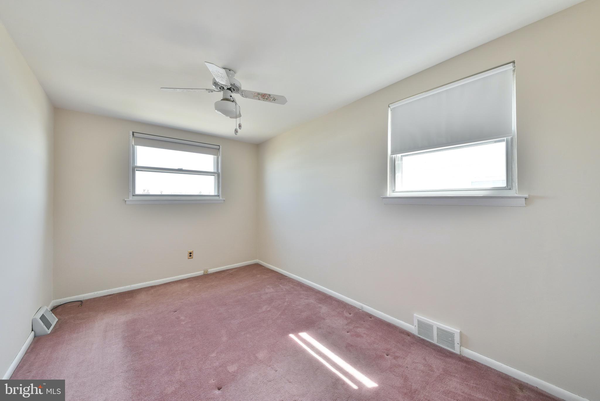 3447 Holyoke Road Philadelphia, PA 19114 - Photo 11 of 24