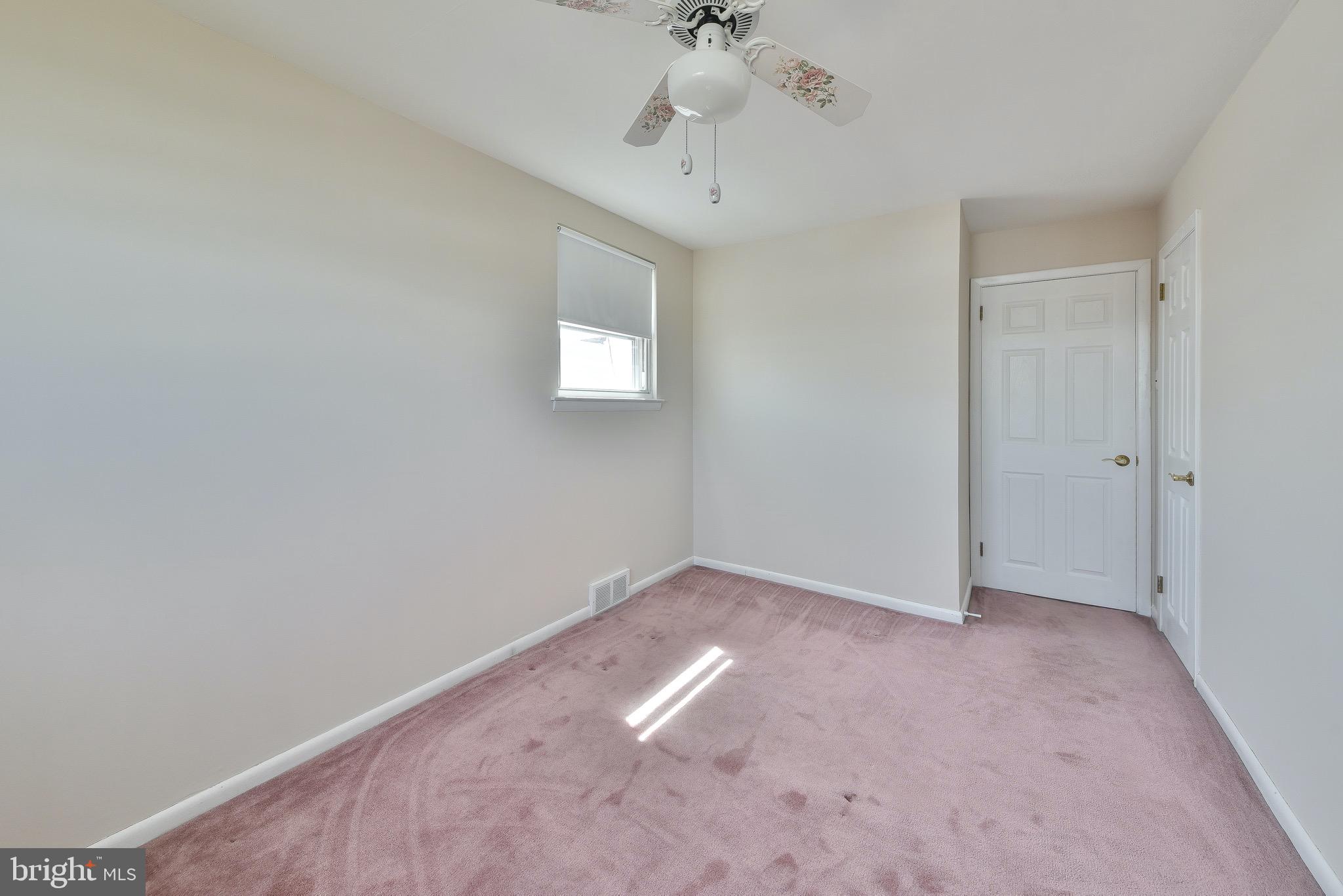 3447 Holyoke Road Philadelphia, PA 19114 - Photo 12 of 24