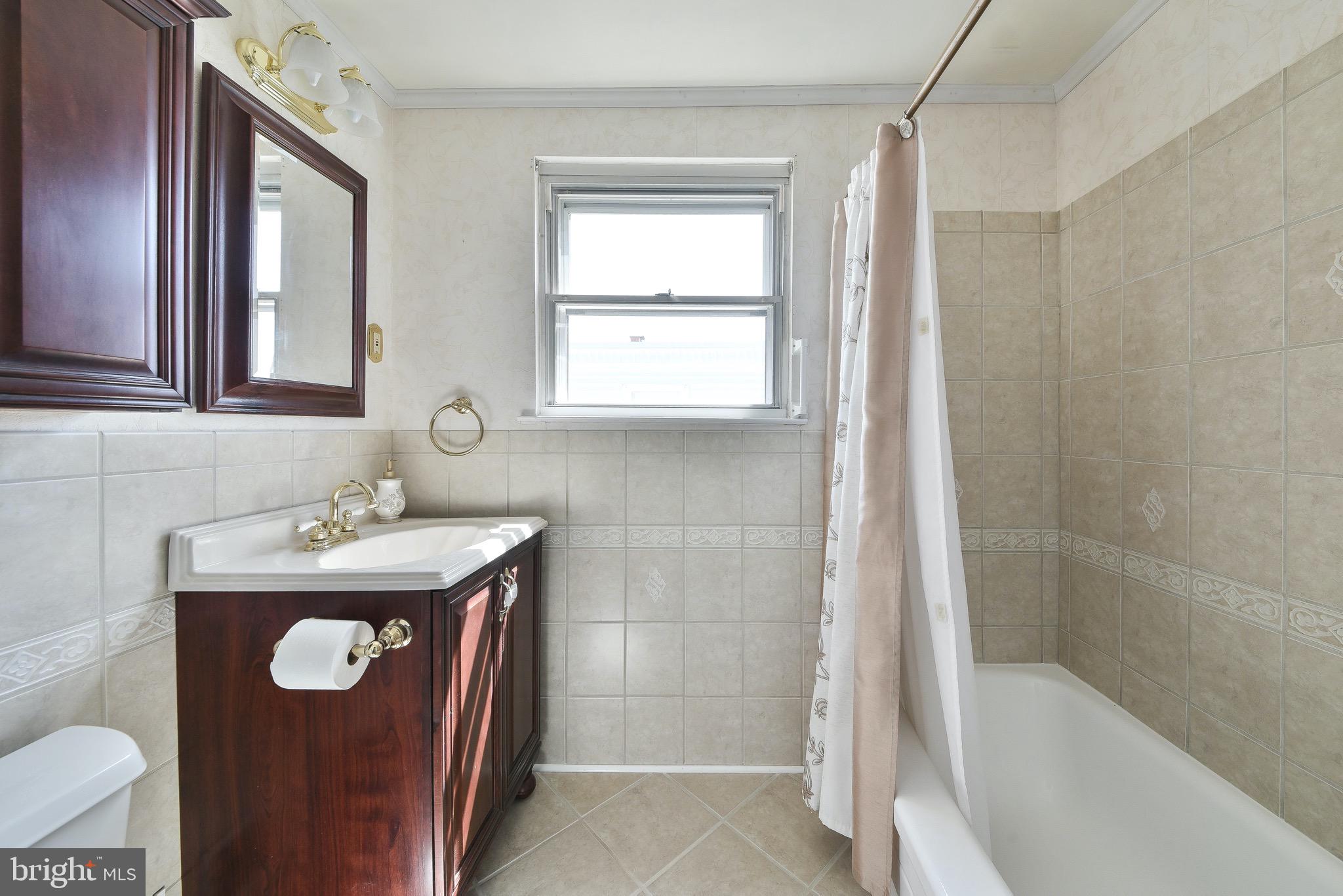 3447 Holyoke Road Philadelphia, PA 19114 - Photo 14 of 24