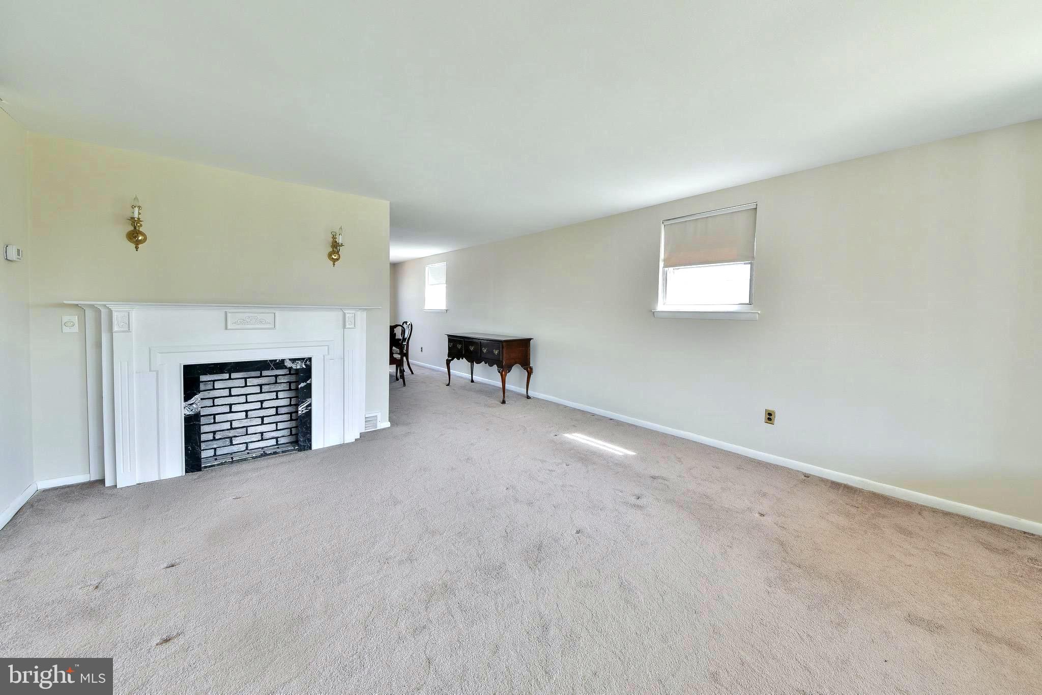 3447 Holyoke Road Philadelphia, PA 19114 - Photo 5 of 24