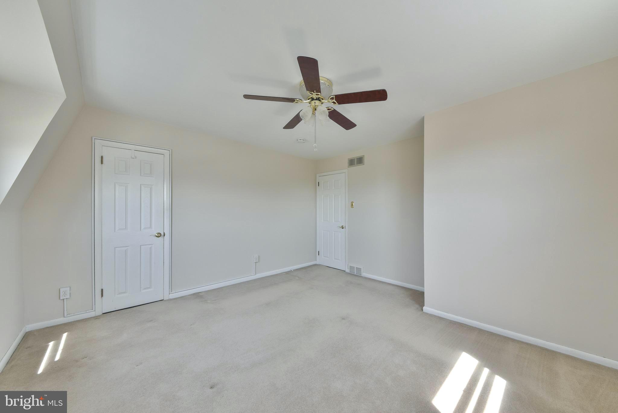 3447 Holyoke Road Philadelphia, PA 19114 - Photo 10 of 24