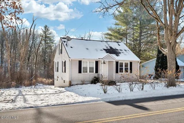 $289,000 | 66 Beaver Dam Road, Bethlehem, NY 12158