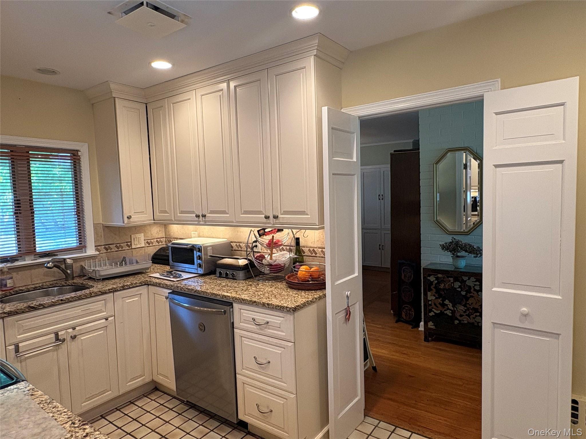 732 Scarsdale Road Tuckahoe, NY 10707 - Photo 24 of 49