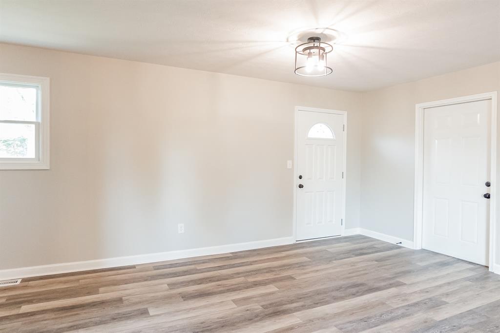 4039 Tincher Road Indianapolis, IN 46221 - Photo 8 of 31 Gallery Image 8
