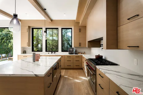 $3,750,000 | 831 North Spaulding Avenue, Los Angeles, CA 90046