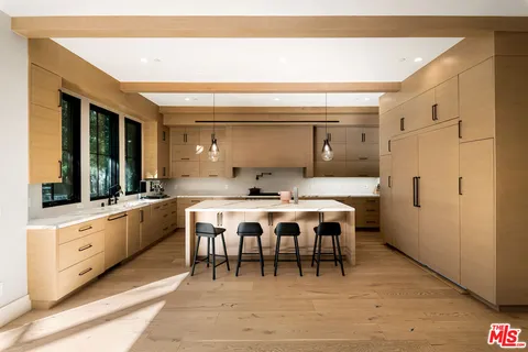 $3,750,000 | 831 North Spaulding Avenue, Los Angeles, CA 90046