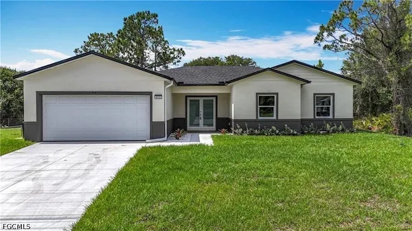 $2,100 | 912 Anthony Street East, Lehigh Acres, FL 33974