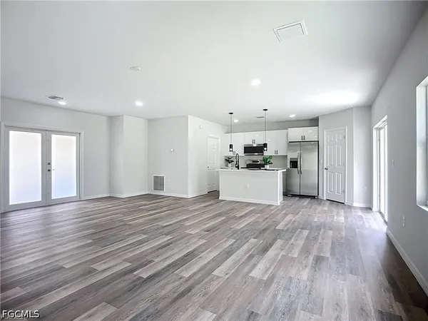 $2,100 | 912 Anthony Street East, Lehigh Acres, FL 33974