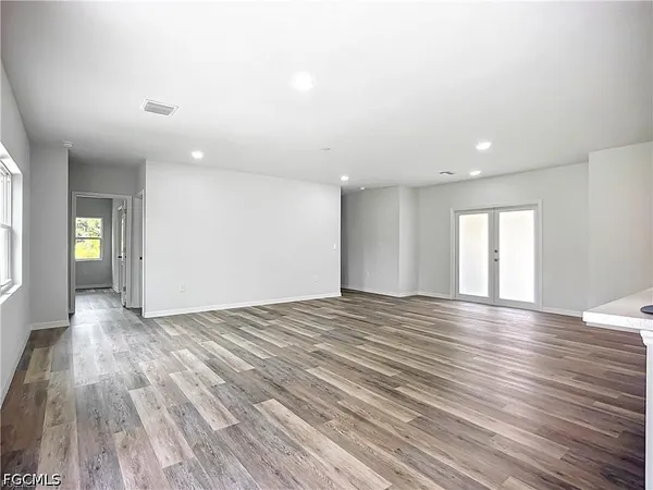 $2,100 | 912 Anthony Street East, Lehigh Acres, FL 33974