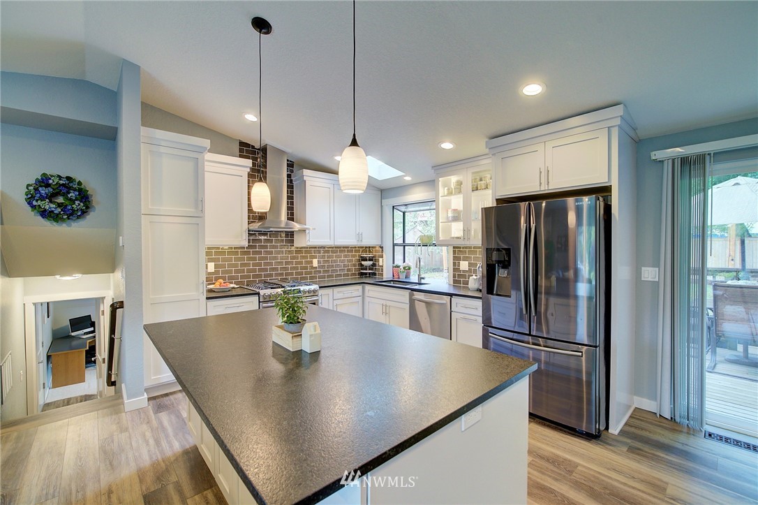 711 198th Place Southeast Bothell, WA 98012 - Photo 11 of 25 Gallery Image 11