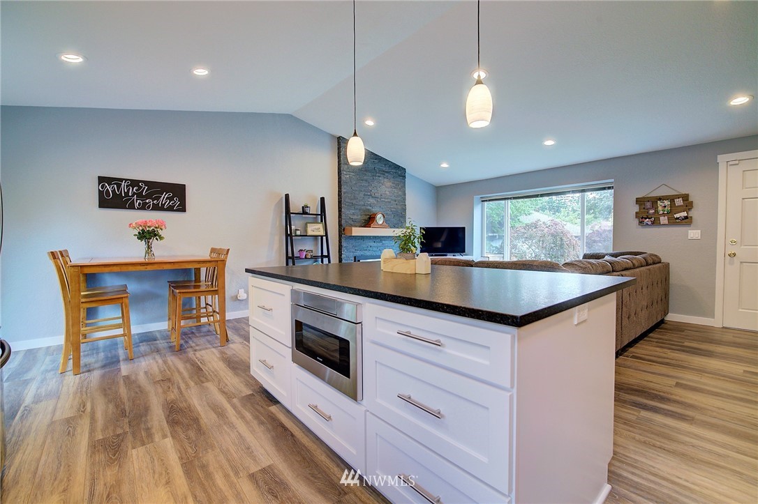 711 198th Place Southeast Bothell, WA 98012 - Photo 12 of 25 Gallery Image 12