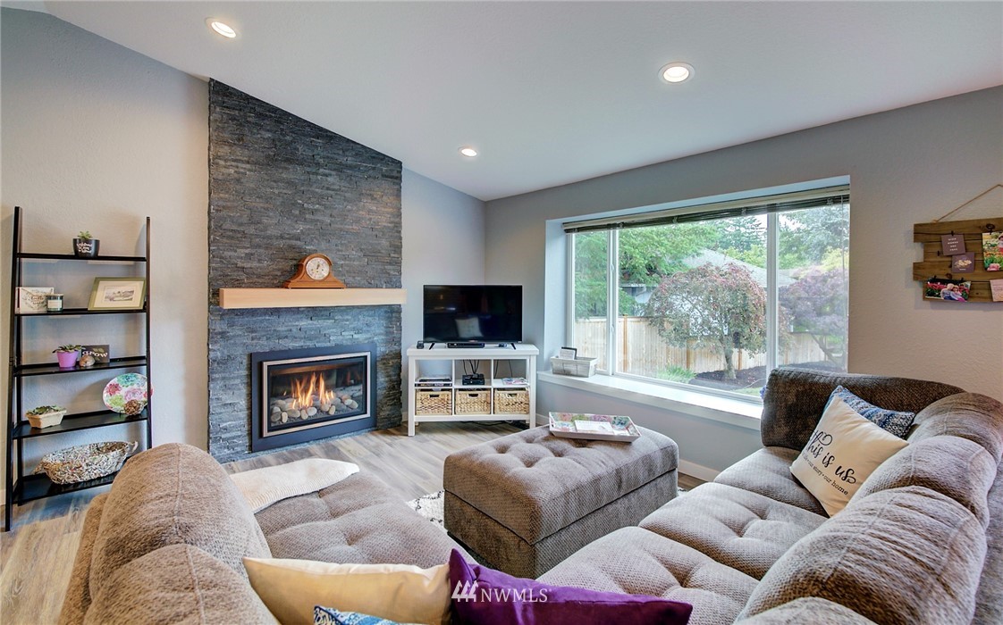 711 198th Place Southeast Bothell, WA 98012 - Photo 6 of 25 Gallery Image 6