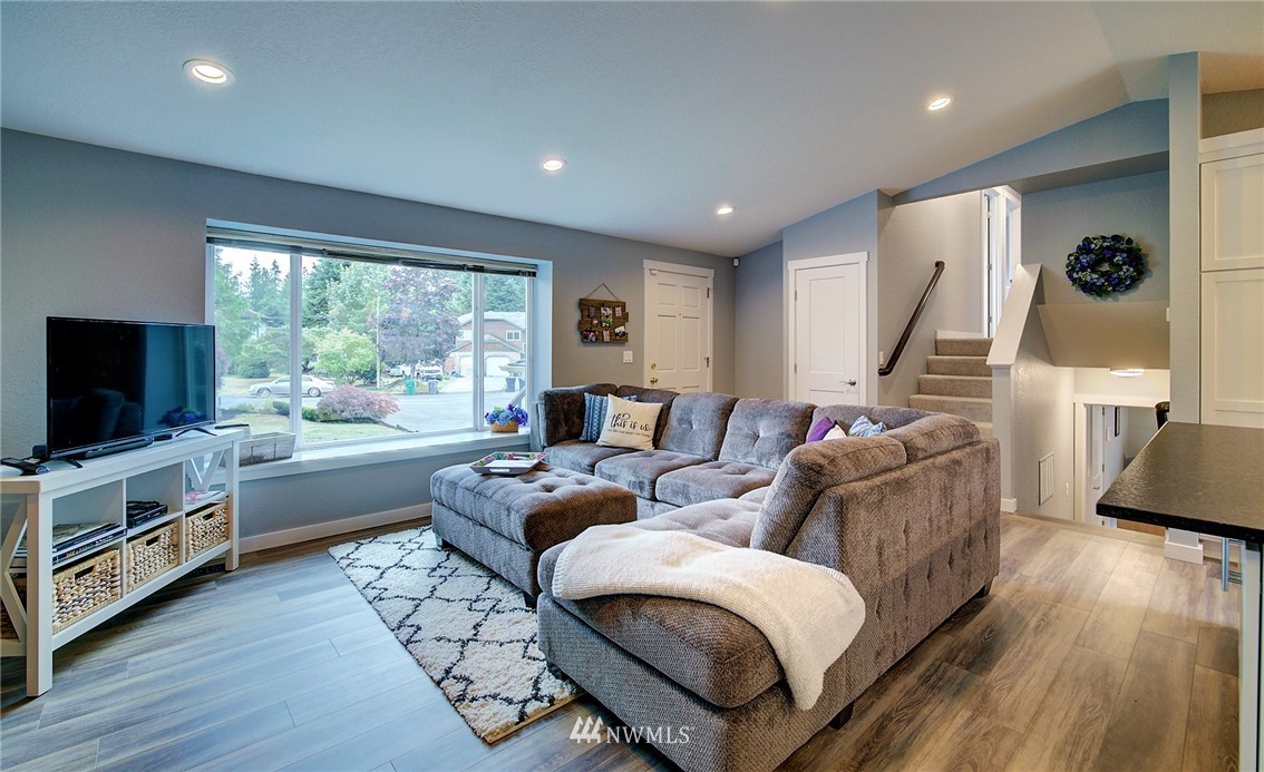 711 198th Place Southeast Bothell, WA 98012 - Photo 7 of 25 Gallery Image 7