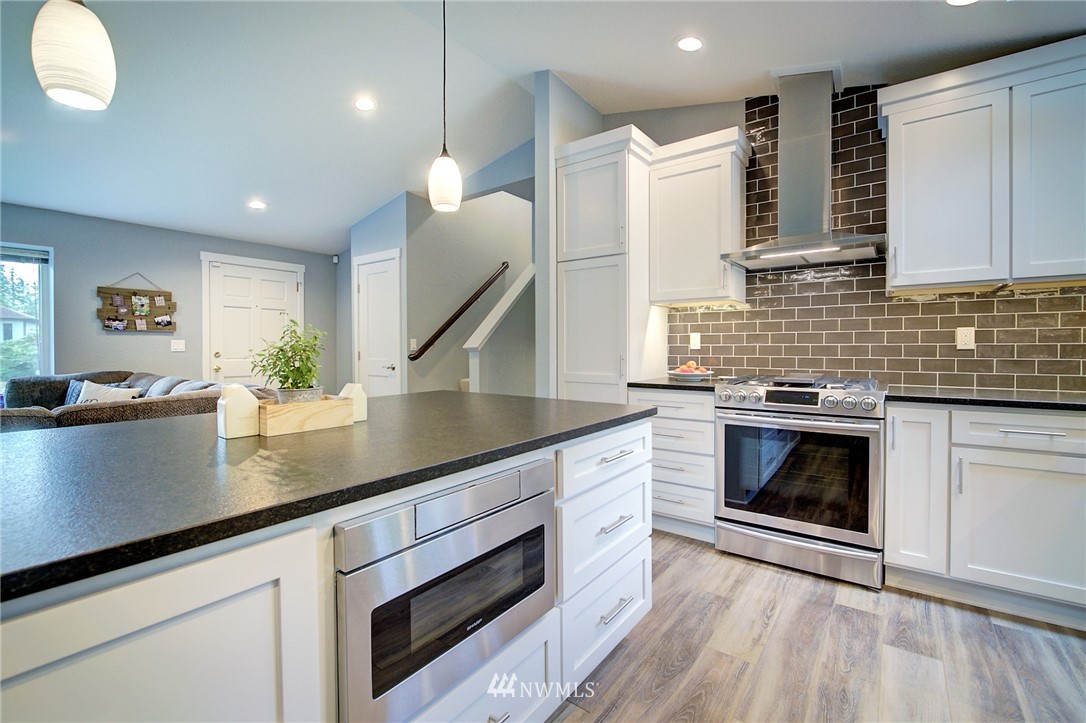 711 198th Place Southeast Bothell, WA 98012 - Photo 10 of 25 Gallery Image 10