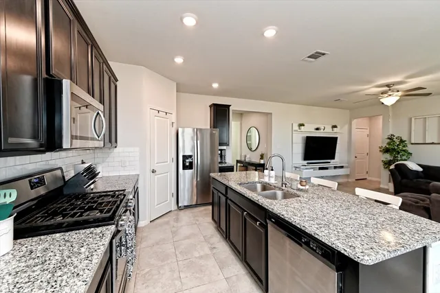 $365,000 | 13604 Rosebud Isle Drive, Manor, TX 78653